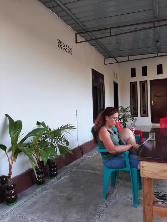 Riung Tiga Empat Tujuh Guesthouse Buitenkant foto