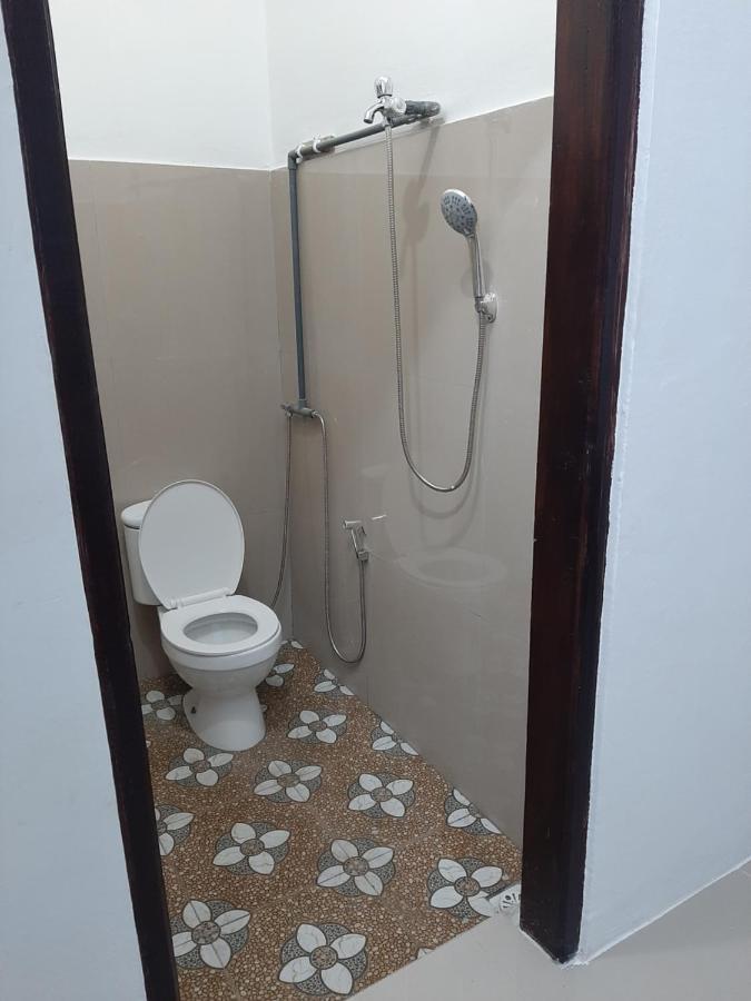 Riung Tiga Empat Tujuh Guesthouse Buitenkant foto
