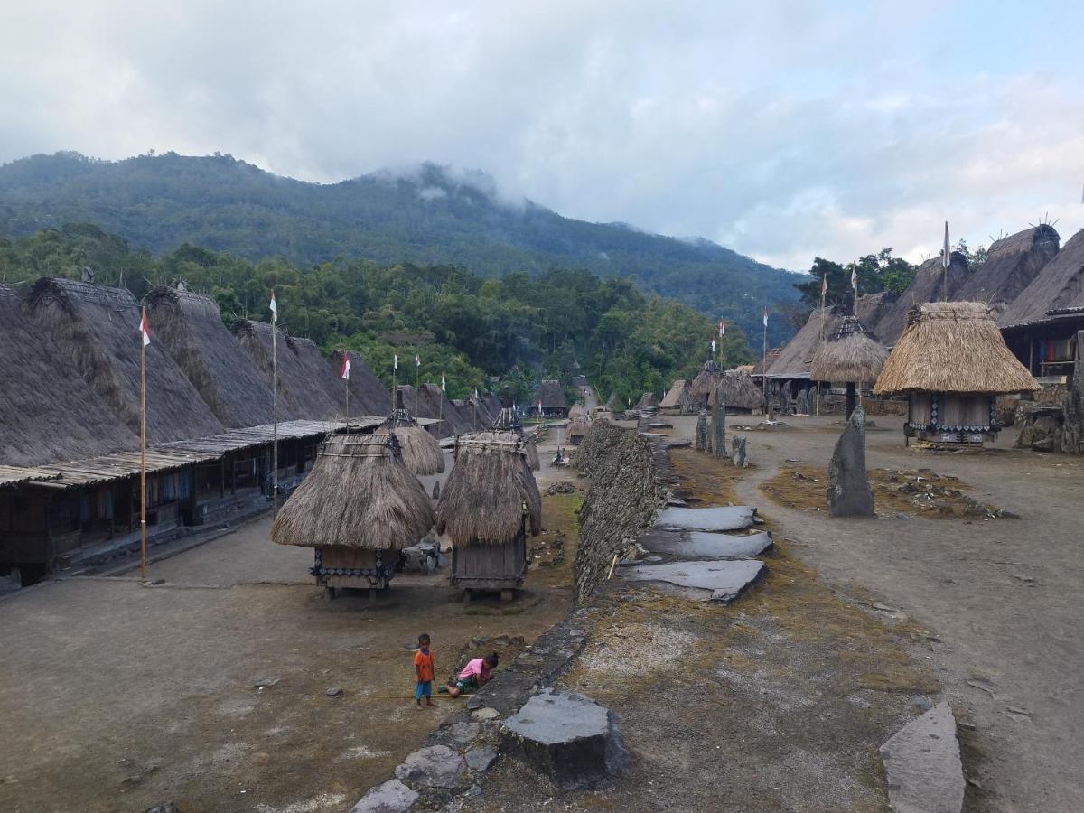 Riung Tiga Empat Tujuh Guesthouse Buitenkant foto