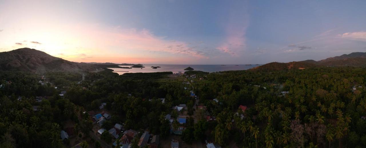 Riung Tiga Empat Tujuh Guesthouse Buitenkant foto