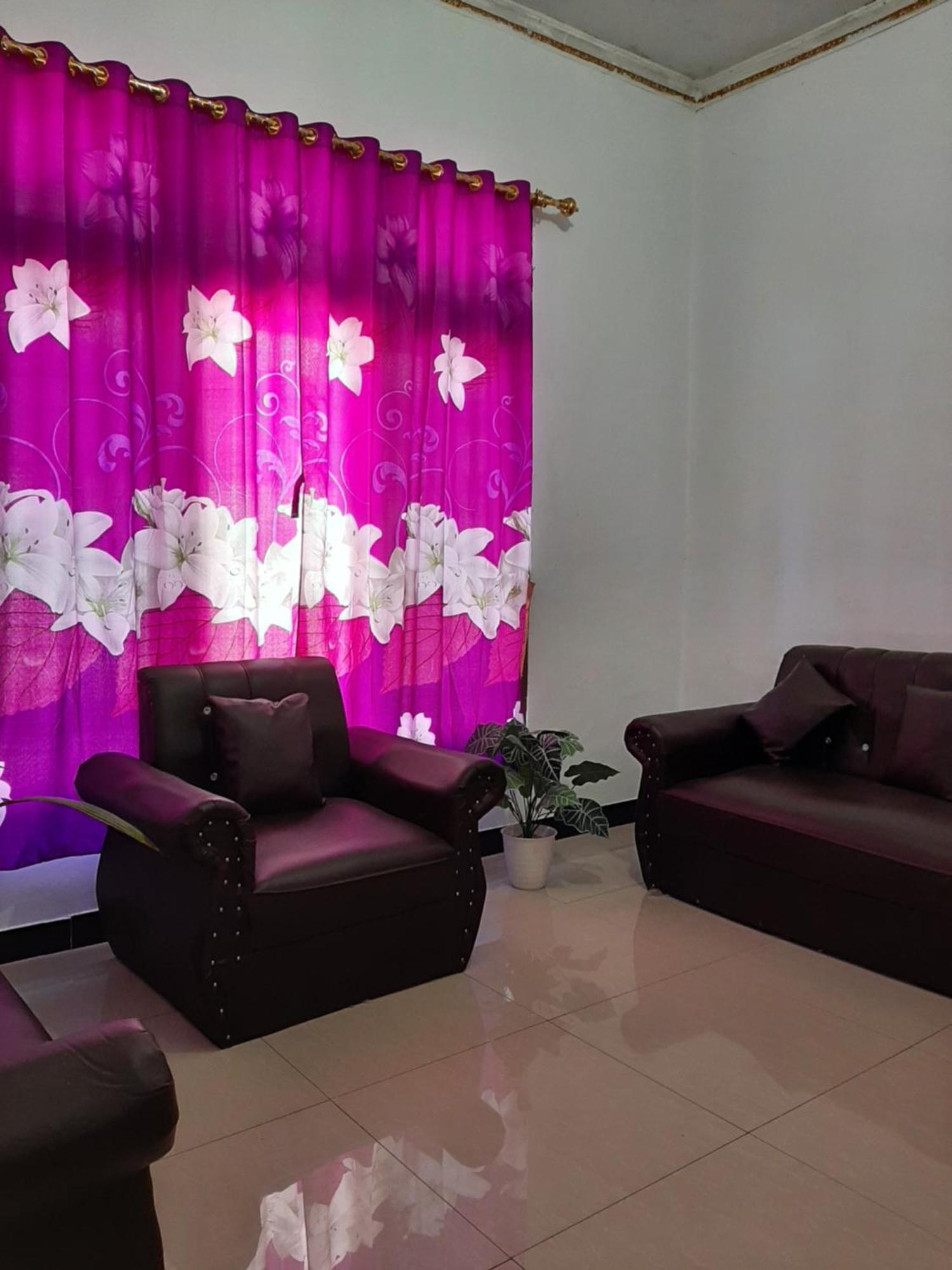 Riung Tiga Empat Tujuh Guesthouse Buitenkant foto