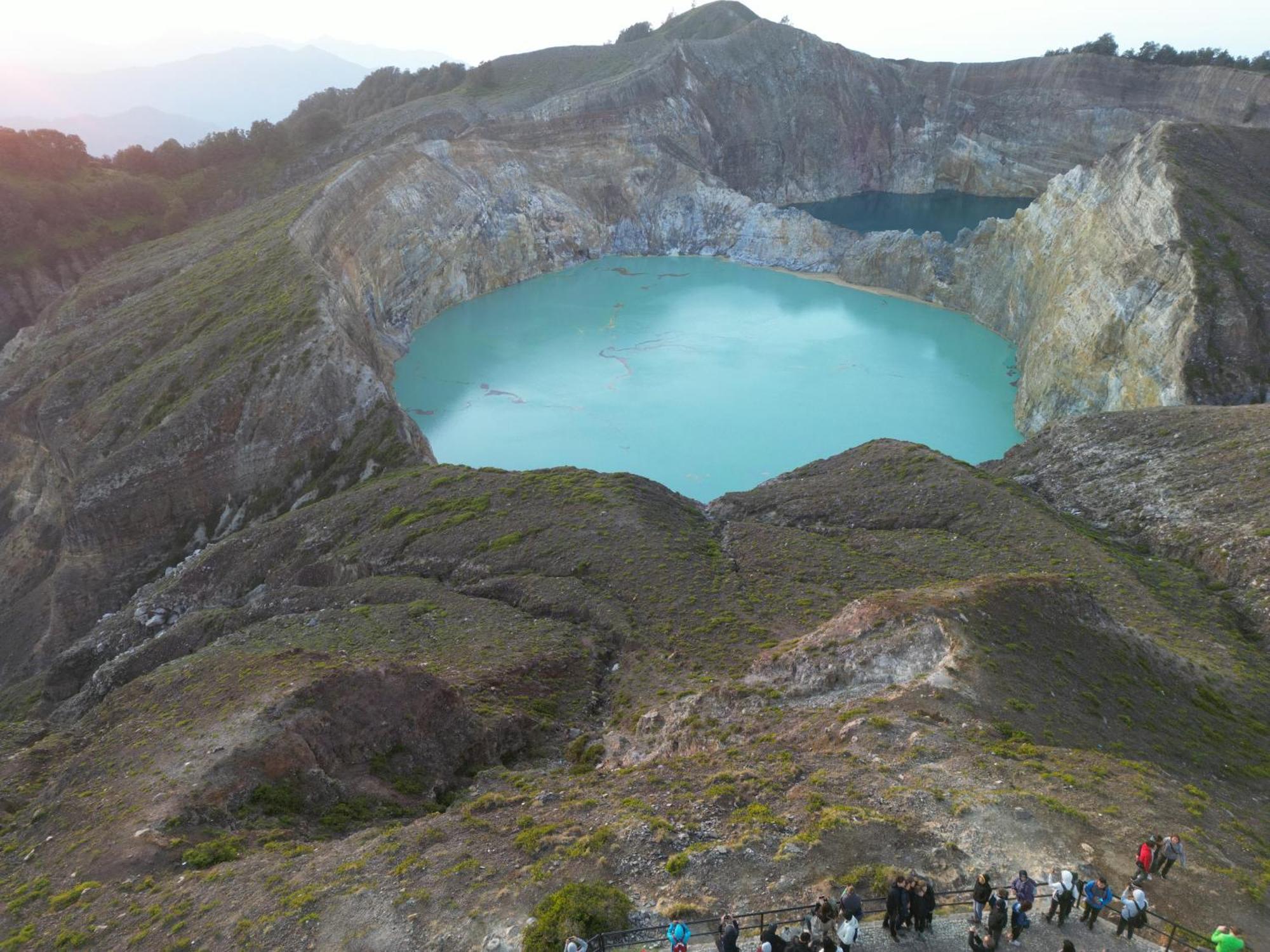 Riung Tiga Empat Tujuh Guesthouse Buitenkant foto